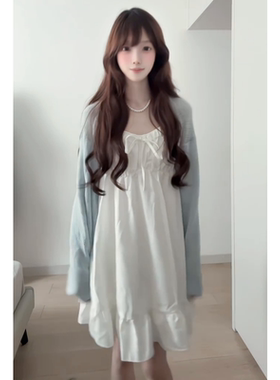 新款小个子甜美学院风减龄白色吊带裙搭配秋季薄款针织开衫两件套