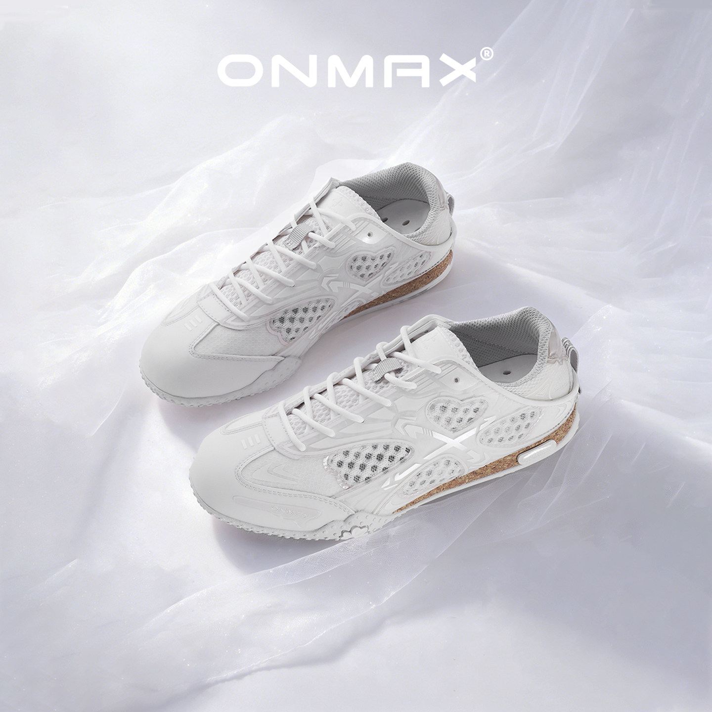 onmax26四叶草摇摇乐云 428元，朵白男女休闲运动德训鞋 428元 - 86线报