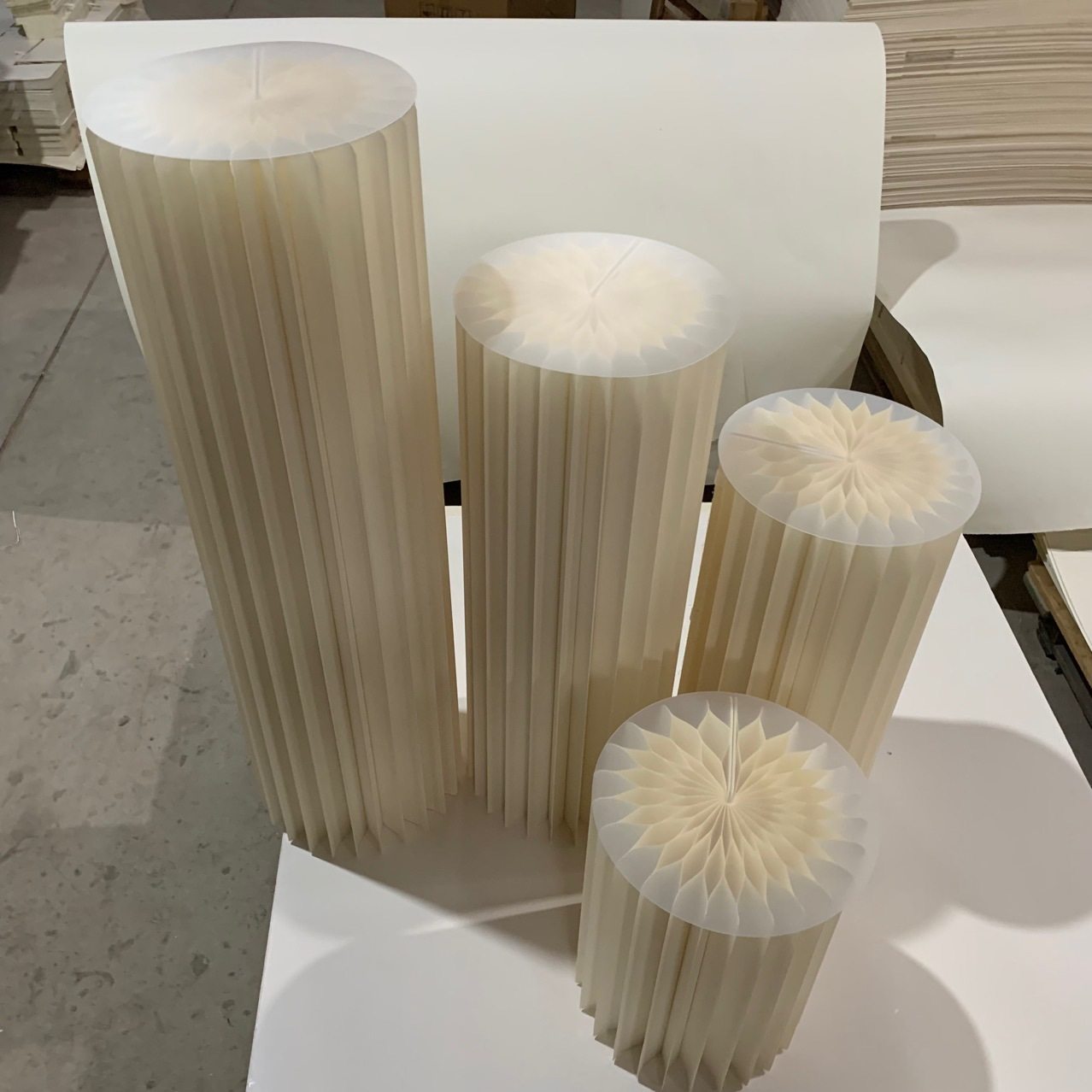 蜂窝折叠甜品台折叠展示台加密款展架甜品桌风琴纸凳子花柱罗马柱