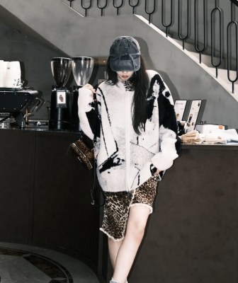 NINETIES仿貂毛设计感图案双开拉链开衫外套提花针织衫时尚单品