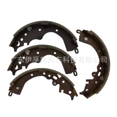 04495-26240适用丰田海狮后刹车蹄片汽车摩擦片块配件HIACE