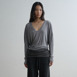 introutro天丝羊毛V领下摆撞色长袖T恤中性风通勤修身中长款上衣