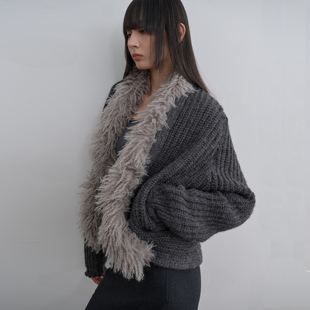 introutro皮草领粗针织蝙蝠袖廓形羊毛厚外套复古风短款上衣女