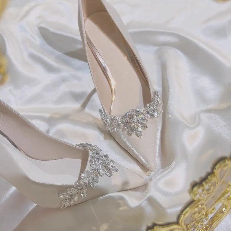 极速绸缎面婚鞋主婚纱新娘鞋秀禾婚纱两穿水钻结婚高T跟鞋细跟202