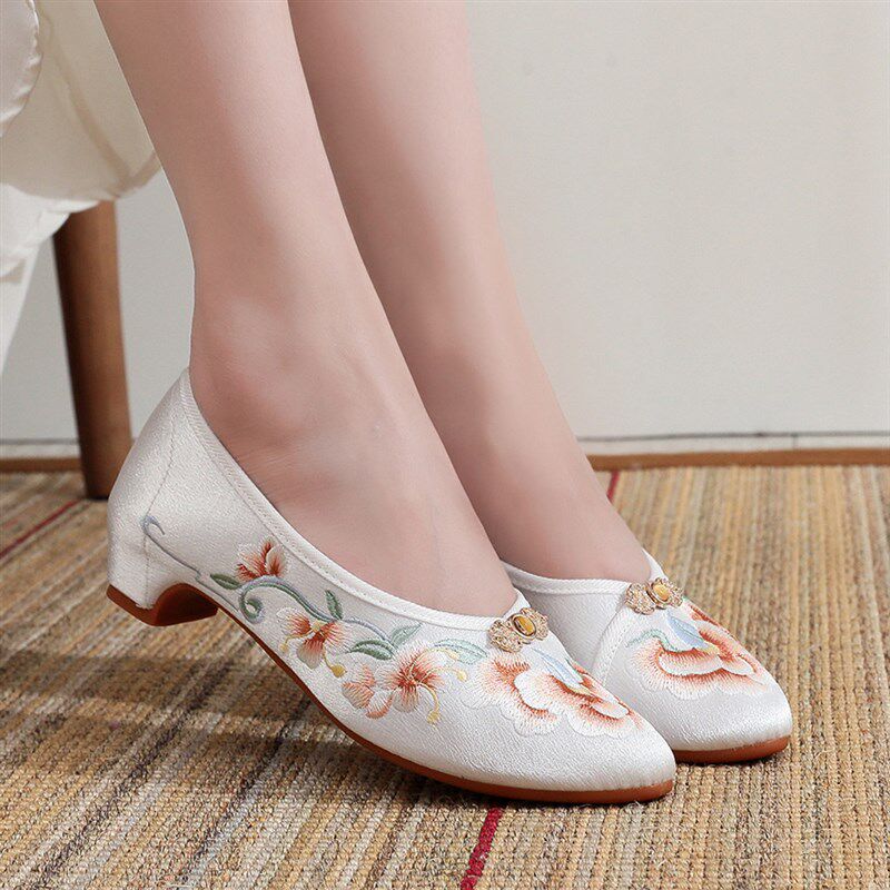 极速新款中式国风配m旗袍的鞋女古风软底复古民族风老北京低跟绣
