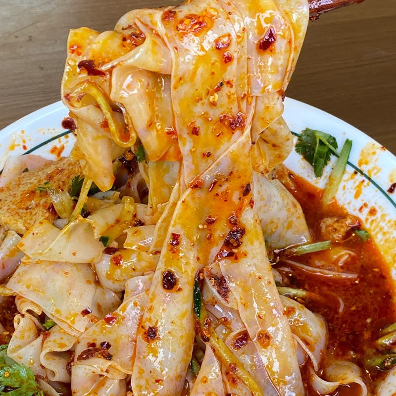 贵州凉米皮卷粉剪粉红油凉皮开袋即食方便美食贵州特产米皮送调料