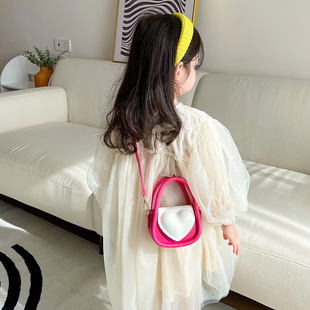 韩版洋气可爱儿童背包时尚小女孩百搭夏季外出宝宝零钱配饰斜挎包