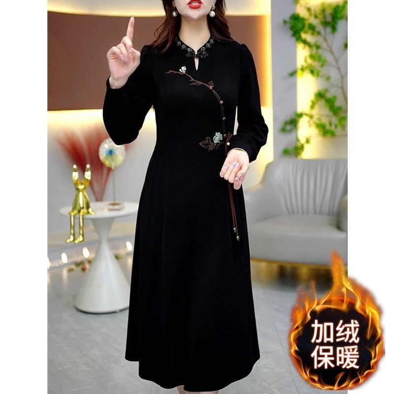 时尚秋冬季洋气气质连衣裙2023年新款中年妈妈装加绒加厚中长款裙