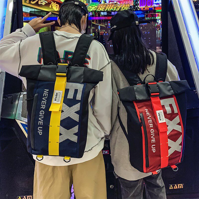 街头潮牌双肩包时尚机能风大容量工装包百搭旅行背包大学生书包潮