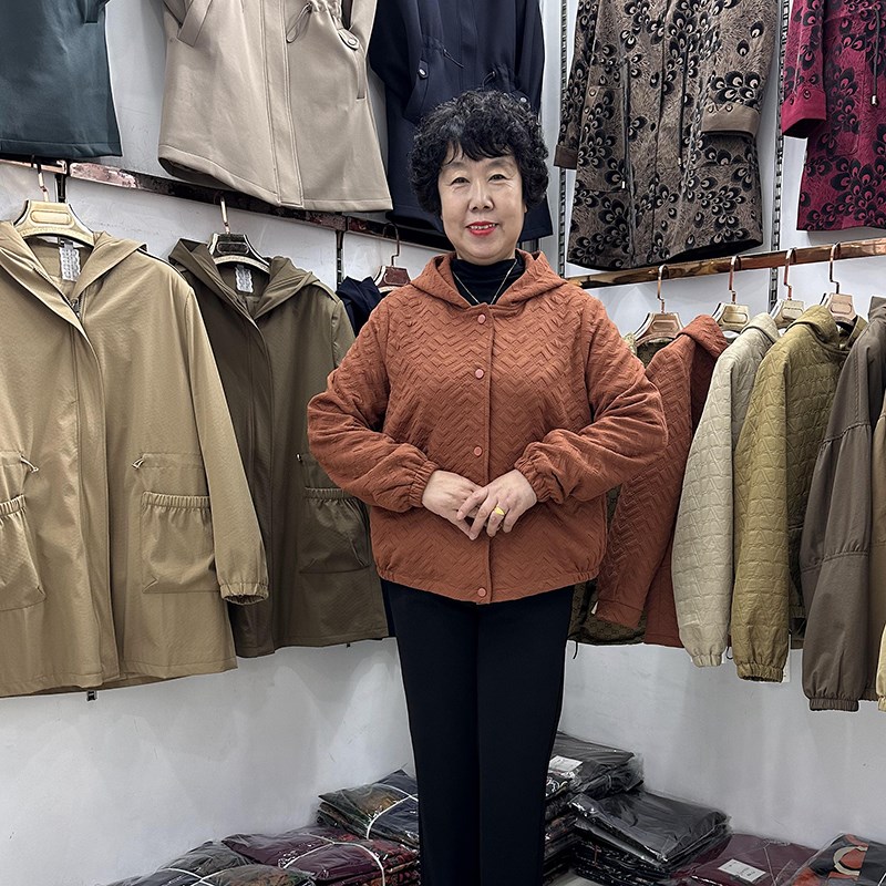 中年人秋季新品宽松连帽风衣外套女2023短款小个子夹克衫宽松上衣