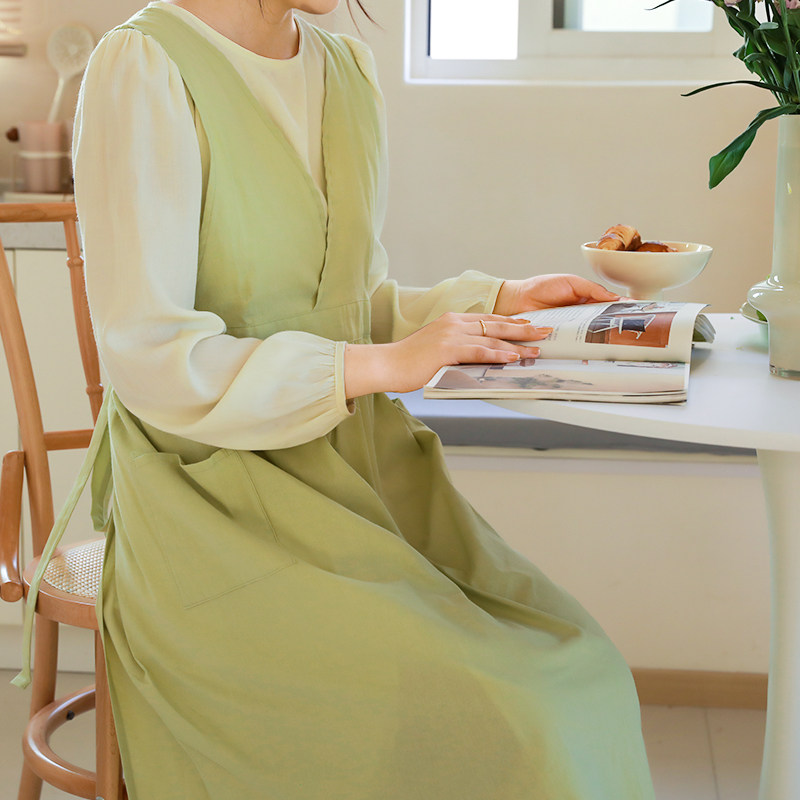2024年新款围裙厨房家s用女士纯棉家务做饭防水简约时尚烘焙工作