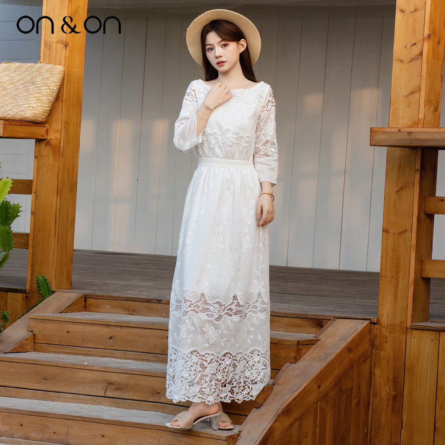 ON＆ON/安乃安2026春季新款法式时尚重工镂空绣花收腰气质连