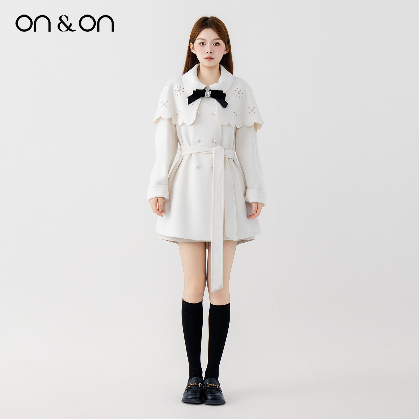 ON＆ON/安乃安2025冬季新款法式雪花镂空斗篷系带千金风羊绒