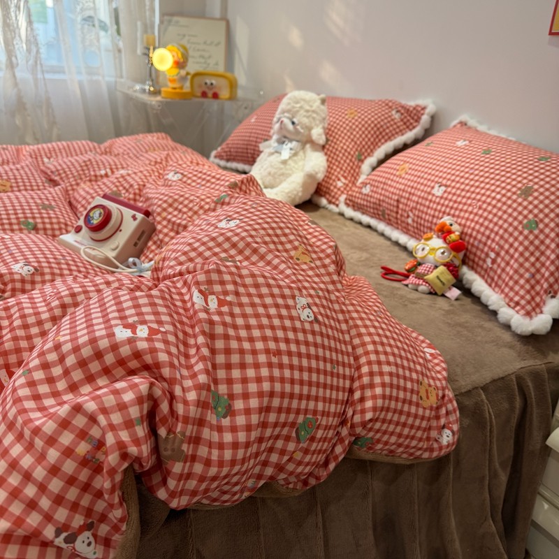 安懒懒 a版全棉双层纱b版牛奶绒毛球边设计四件套红格子ins风亲肤,床上用品,床品套件/四件套/多件套,淘宝优惠券,粉丝福利购,淘宝优惠卷