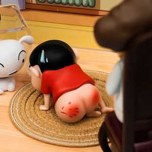 【拾壹】emo光pp挨揍蜡笔小新手办桌面车载摆件可爱公仔创意礼物