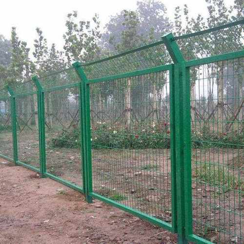 新款直销河北直营铁路公路焊接网隔离栅网格围挡围栏浸塑工艺