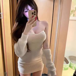 白色一字领针织抹胸连衣裙女秋冬季性感纯欲风显身材打底包臀短裙