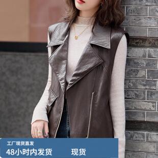 马甲女时髦洋气短款机车风西装领陂坎肩2025秋装新款中年女人马夹