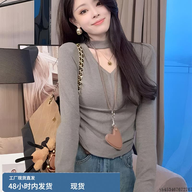 设计感挂脖V领长袖t恤女2025新款秋季显瘦时尚修身打底衫短款上衣