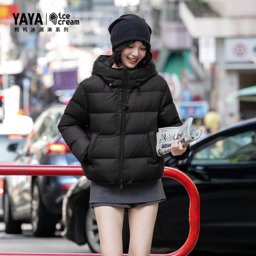 YAYA鸭鸭2026年秋冬新款小个子短款冬装外套女百搭黑色泡芙羽绒服