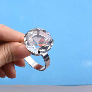 大钻戒玩具恶搞仿真夸张超级十克拉网红搞笑巨型钻戒巨大大仿真假