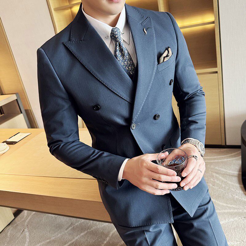 商务休闲宽领条纹西装套装韩版修身时尚新郎结婚礼服西服三件套男