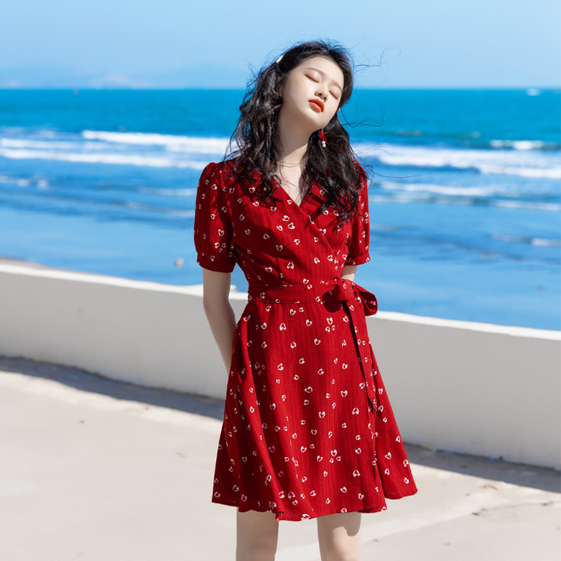 2025新款女装夏季红色碎花连衣裙女夏修身显瘦茶歇法式小个子短裙