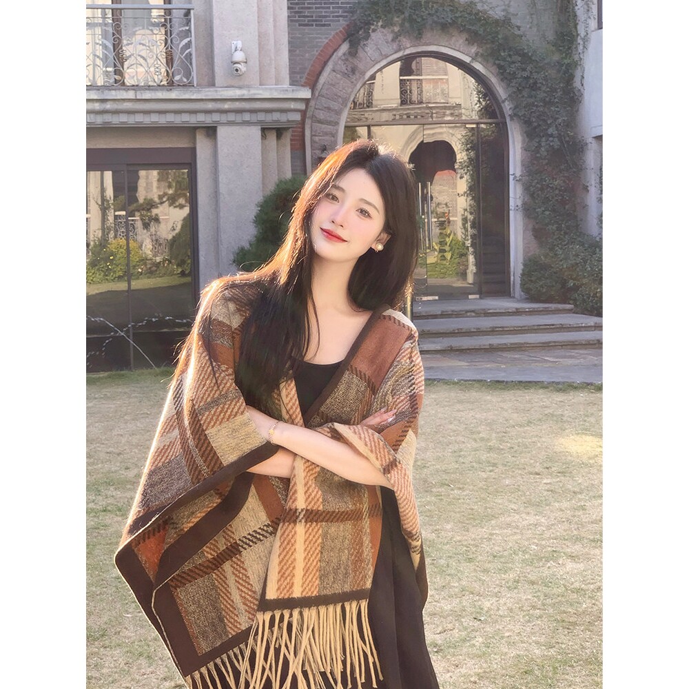 美拉德风格子披肩女外搭2026新款韩版高级氛围感百搭流苏斗篷围巾