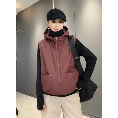 双面穿夹薄棉连帽铆钉马甲女2025年秋冬新款休闲时尚无袖气质背心