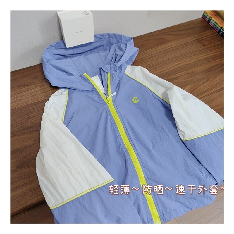 自留强推!可亲子蓝白拼色连帽外套 轻薄防晒速干风衣 微皱肌理感