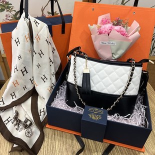 中秋节送老婆妈妈惊喜实用的母亲生日礼物高级感给长辈阿姨40岁50