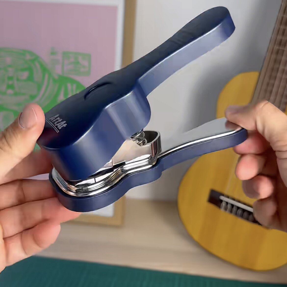 吉他拨片制作器diy打孔剪裁器金属切割器自制拨弦配件便携小工具