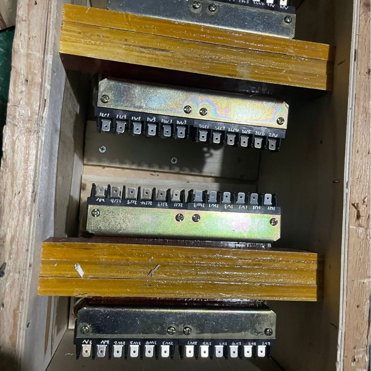 发电机配件整流变压器电抗器TI16933 4AP40 TA3596/24插头端子W13