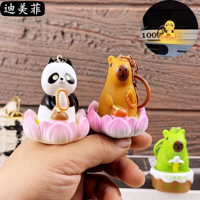 豚网红卡皮巴拉功德可爱熊猫女