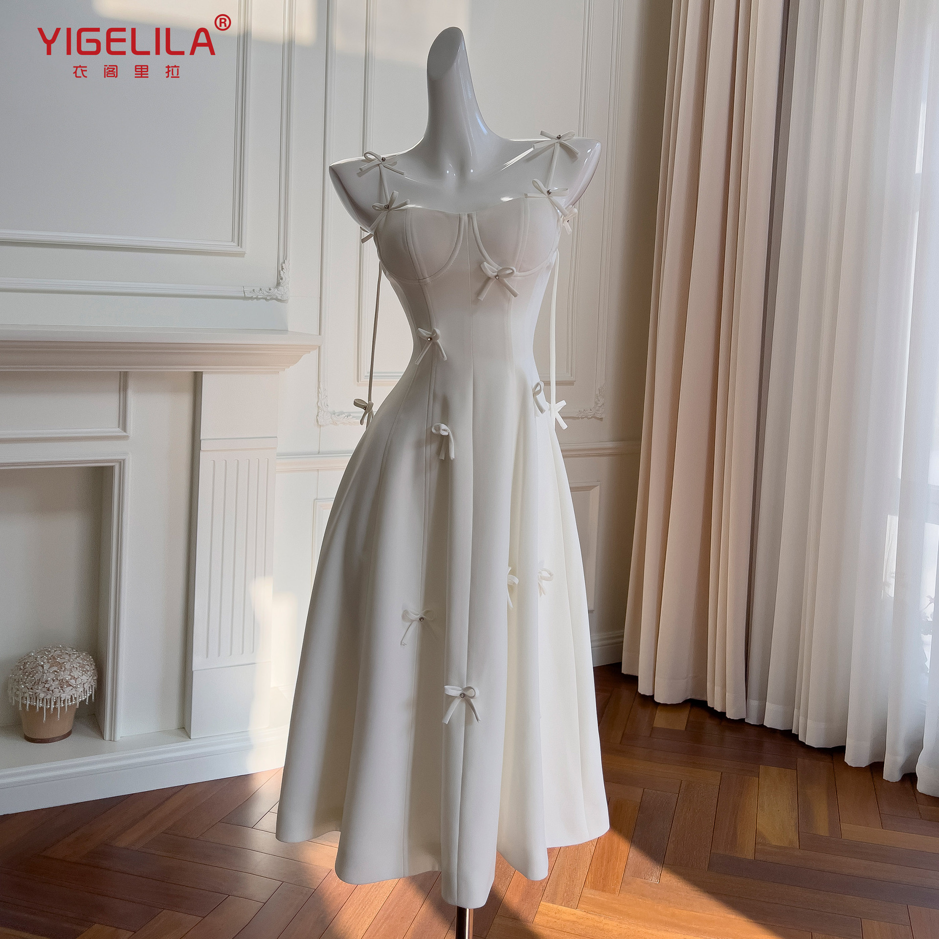 法式吊带连衣裙白月光温柔风蝴蝶结轻奢长裙复古白色抹胸裙