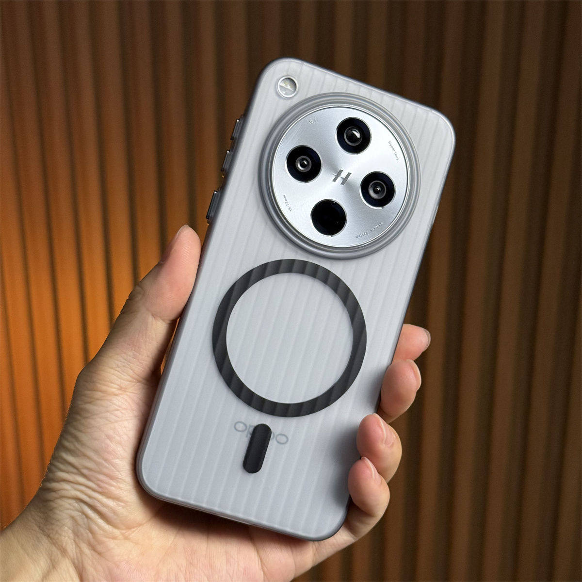 2466适用OPPOfindx8手机壳瓦楞光栅磁吸findx8pro磨砂半透明薄pc