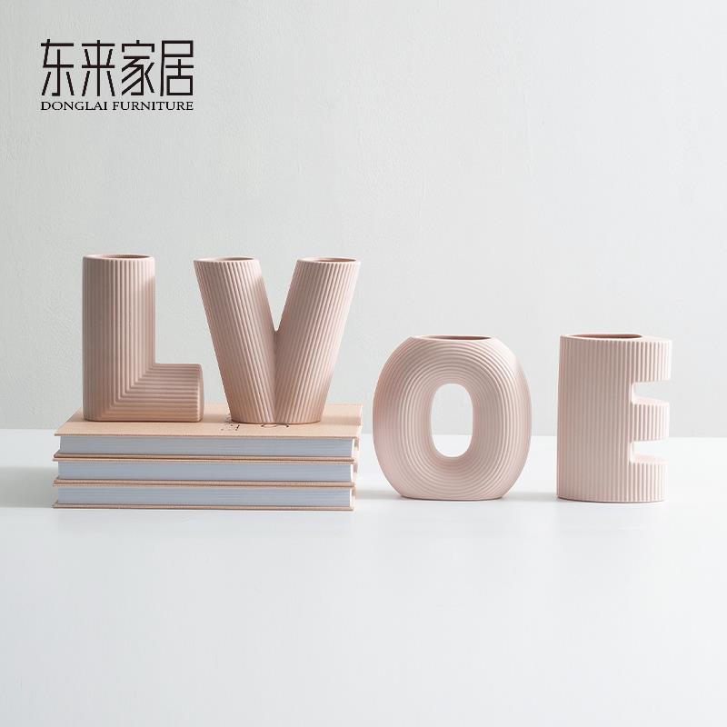 现代客厅酒柜装饰品摆件轻奢高档love陶瓷花器书架电视柜艺术摆设