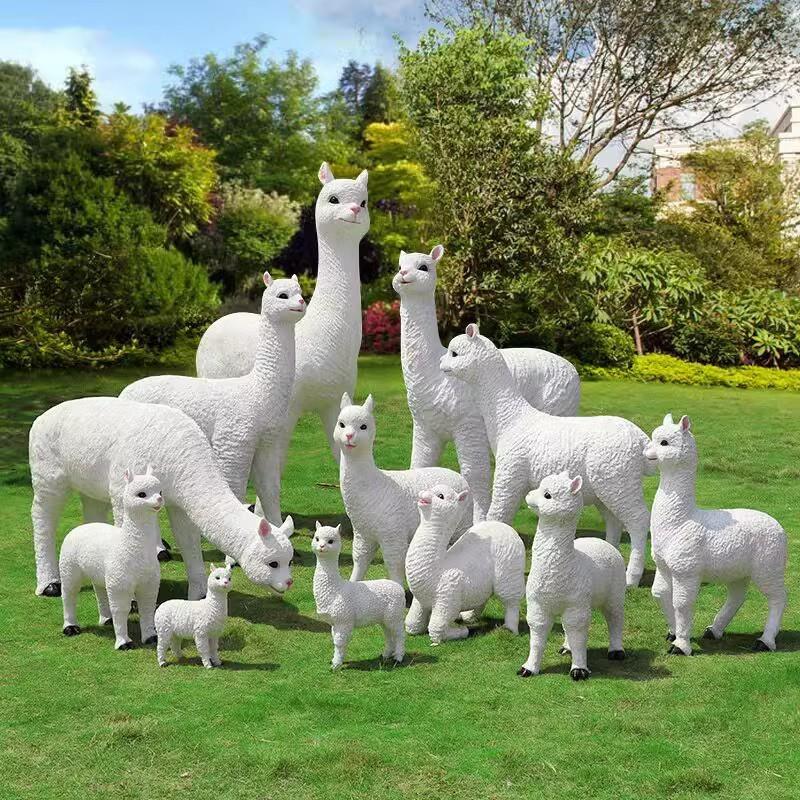 户外仿真动物雕塑玻璃钢卡通羊驼花园摆件草泥马公园景区景观小品