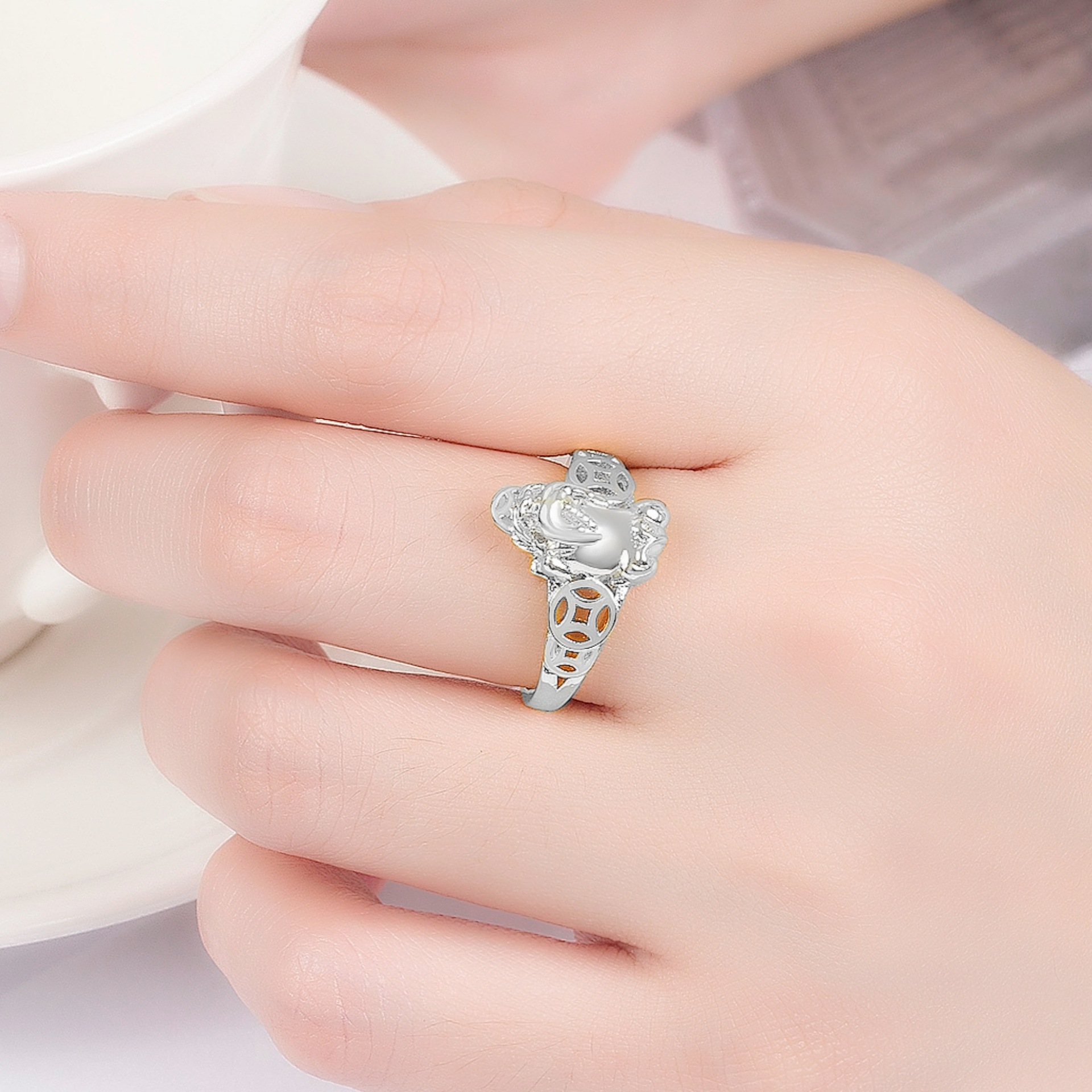 钻石之乡河南柘城河南人工钻石经典复古镀银戒指金钱铜钱貔貅戒指