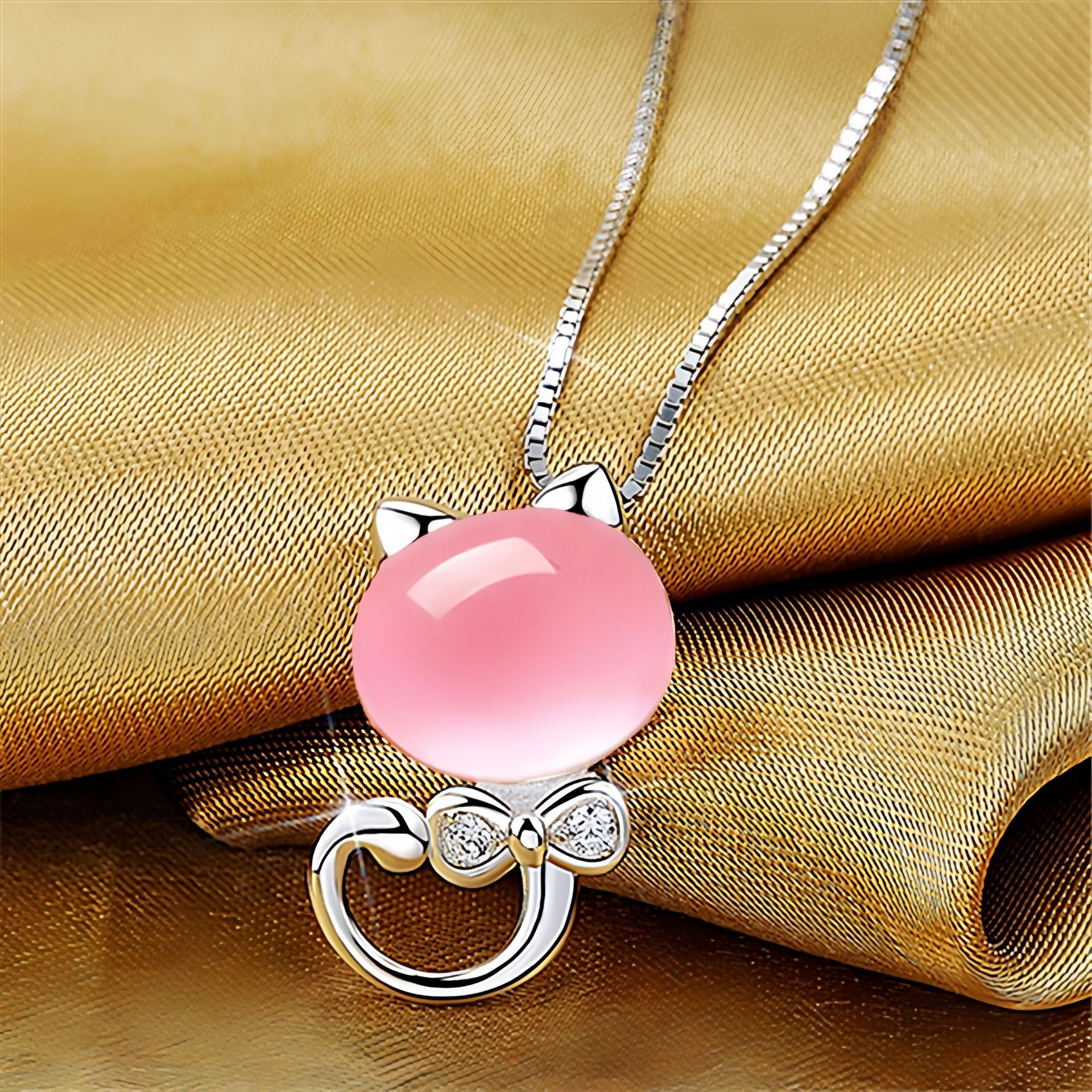 钻石之乡河南柘城河南人工钻石时尚项链可爱小猫咪吊坠粉晶项坠仿