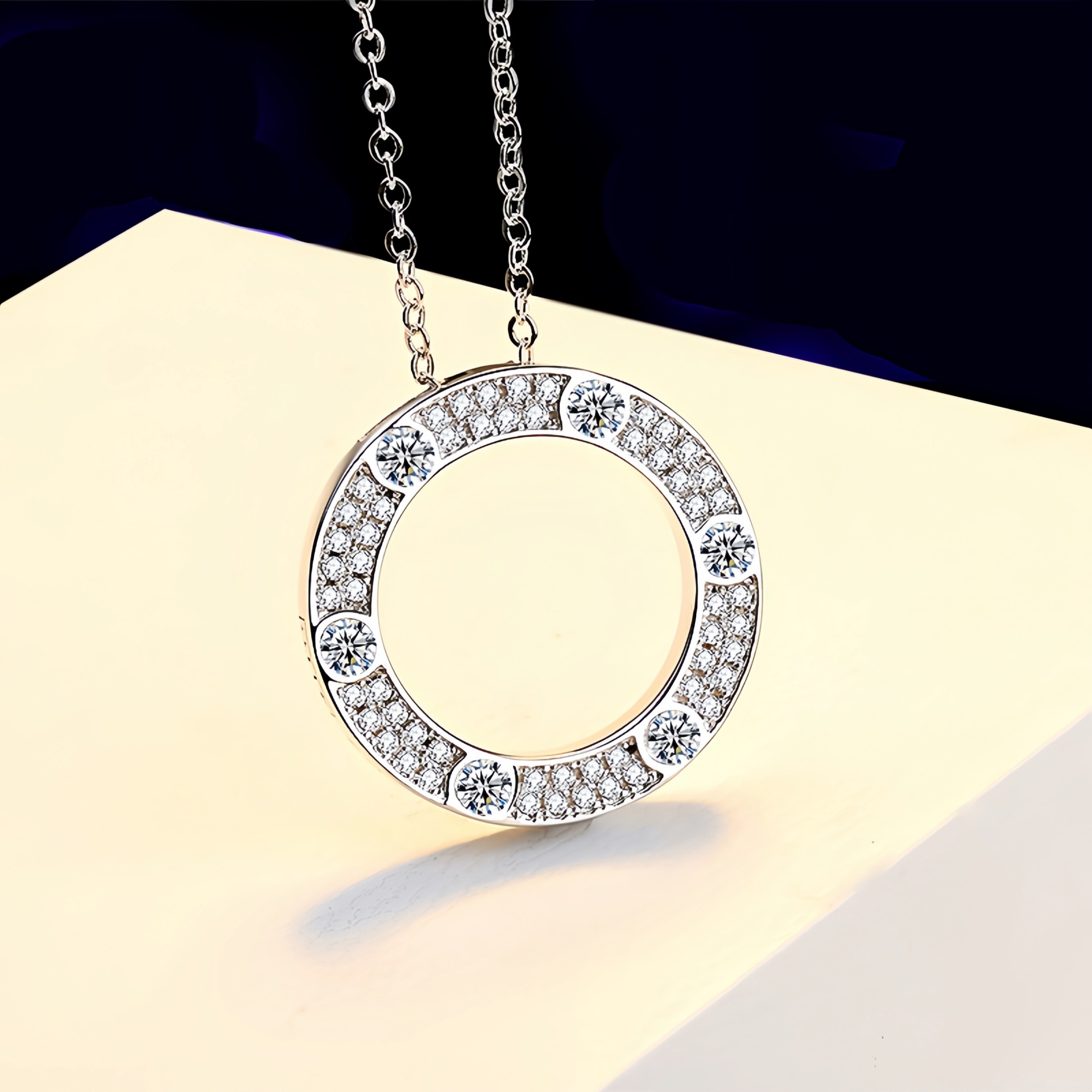 钻石之乡河南柘城河南人工钻石金嘉华镀铂金锆石幸福轮盘吊坠项链