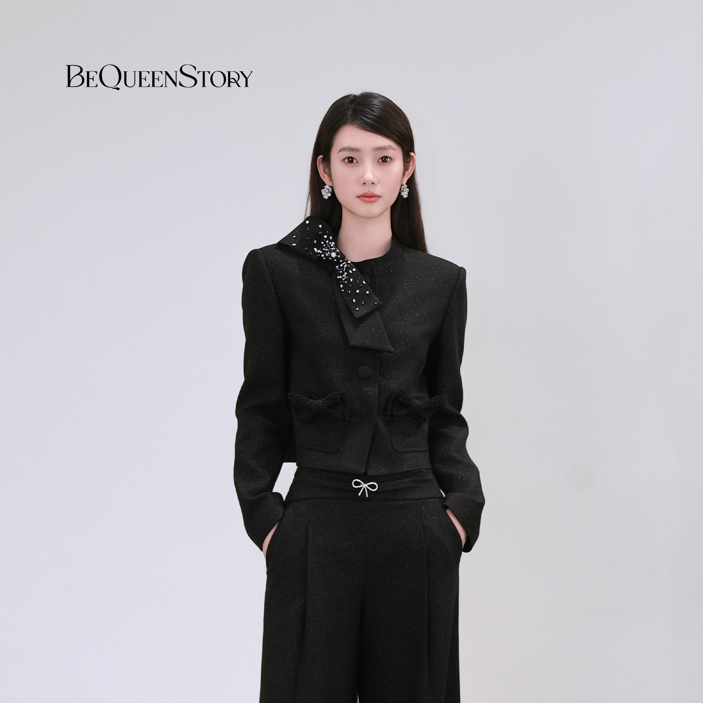 BeQueenStory2026早春银丝不对称设计蝴蝶结钉钻小香风短外套上衣