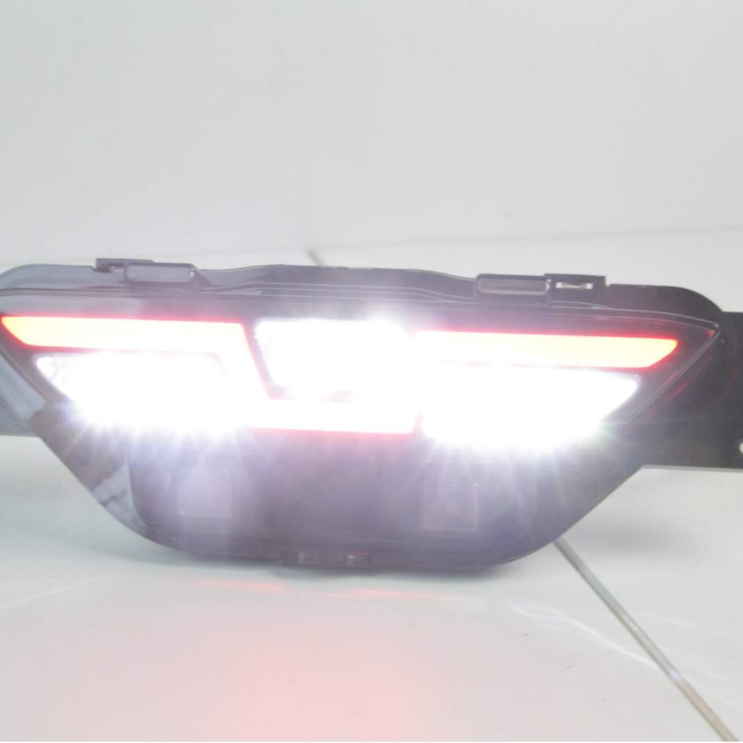 适用丰田17-20款CHR后雾灯三功能领航灯改装刹车灯后尾灯后警示灯