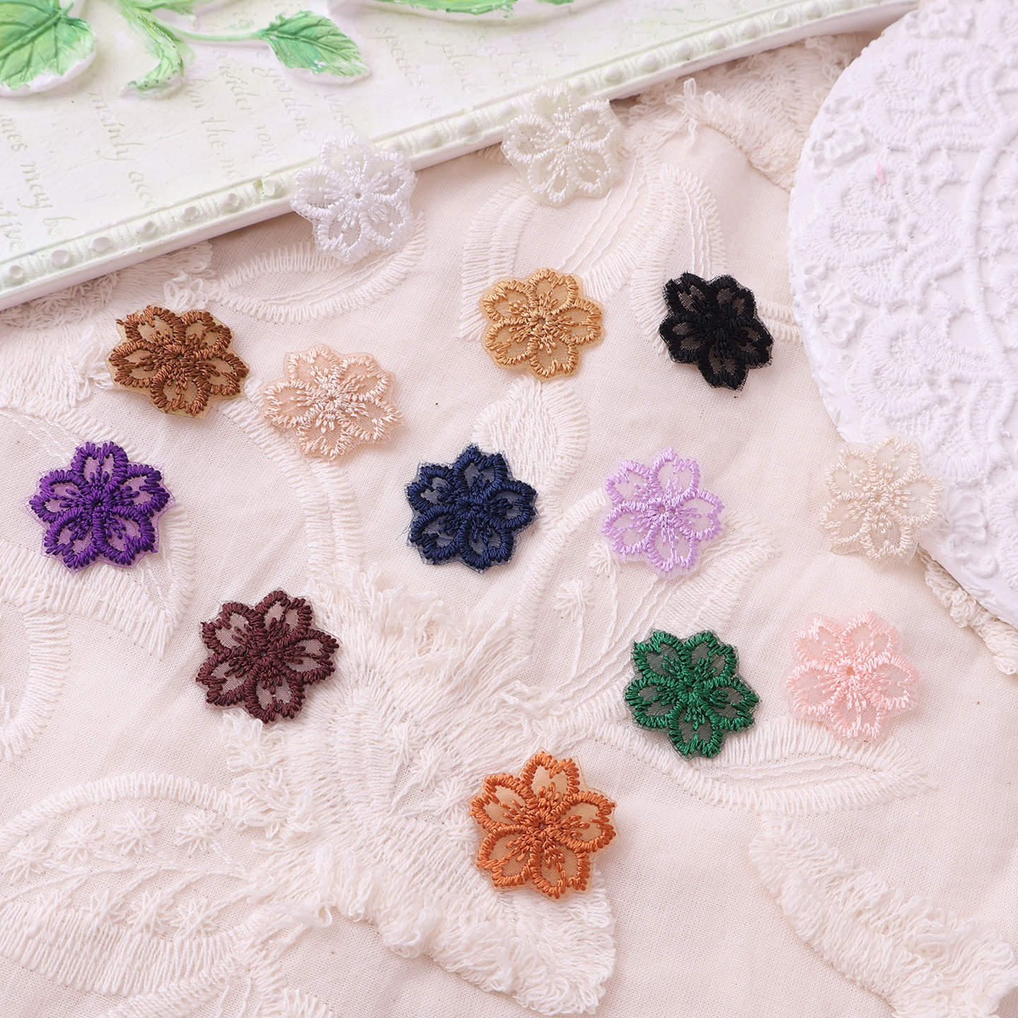 自粘迷你薄款小花刺绣蕾丝花朵布贴羽绒服裙子真丝衣服破洞补丁贴