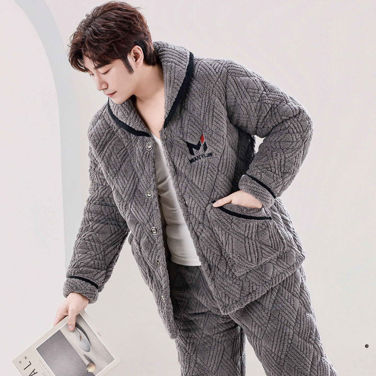 男士睡衣冬季三层珊瑚绒夹棉袄加厚加绒保暖家居服套装冬款可外穿