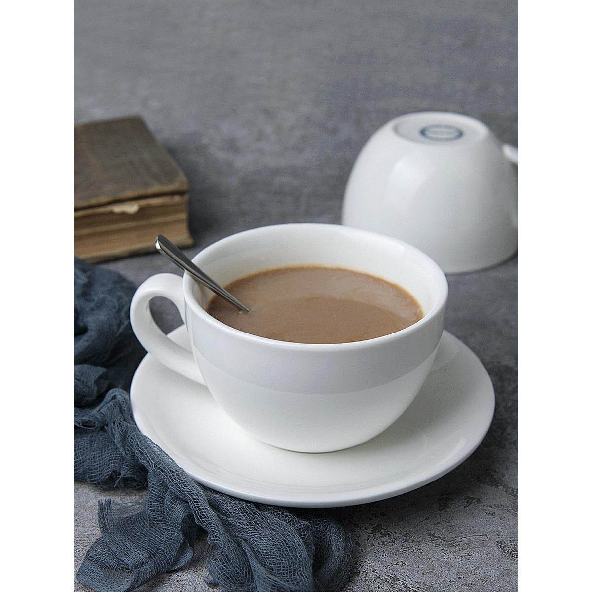 北欧创意简约纯白色加厚款带耳底托碟咖啡杯家用下午红茶杯子陶瓷