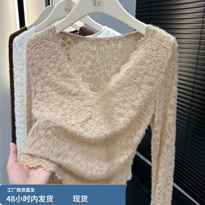 卡其色蕾丝打底衫女花边V领内搭高级感轻奢蕾丝衫磨毛可外穿上衣