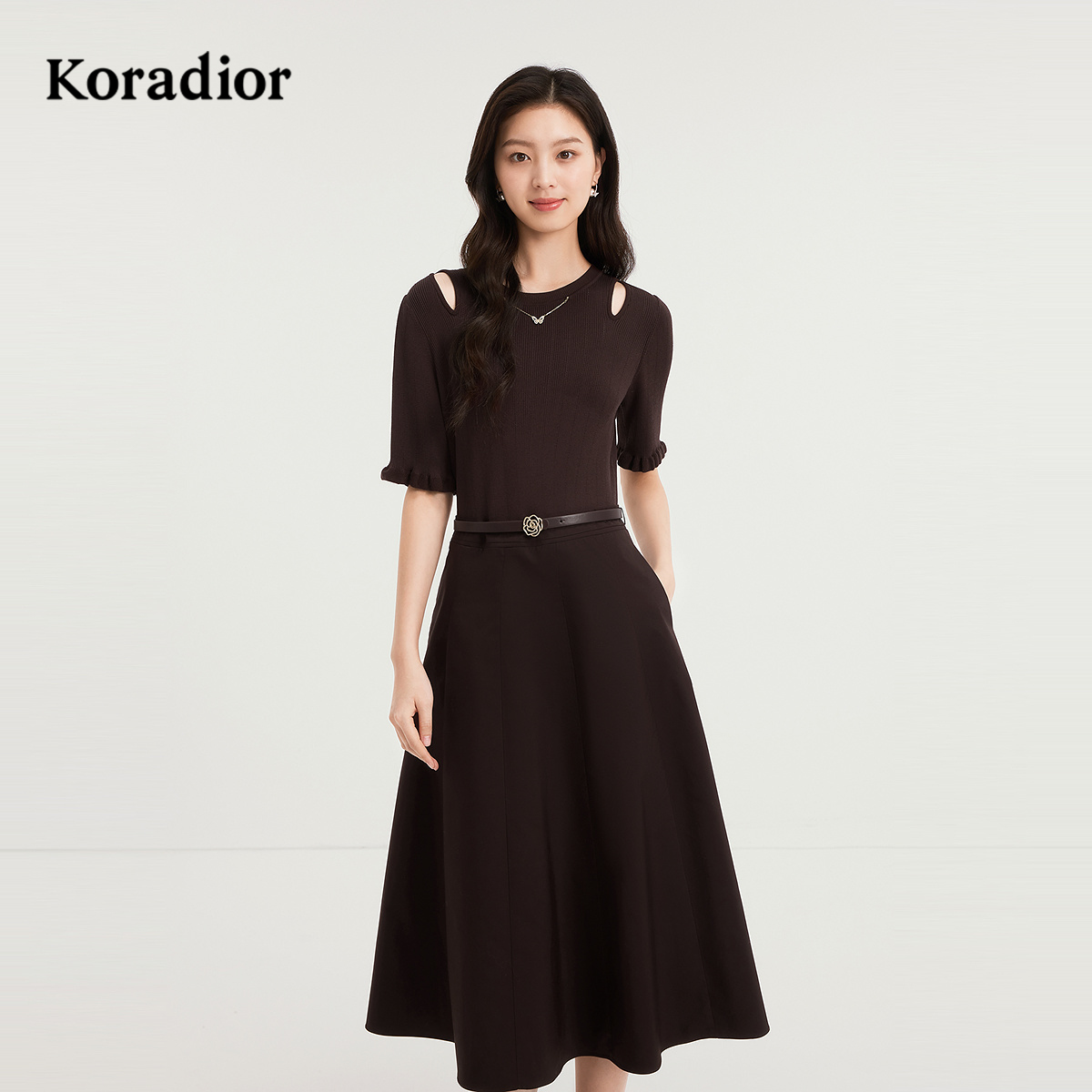 Koradior珂莱蒂尔商场同款2025秋季新款休闲百搭轻运动连衣裙女