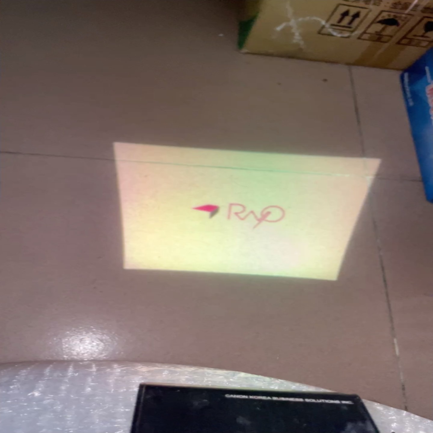 佳能rayo+r4投影仪成色如图功能正常无电源