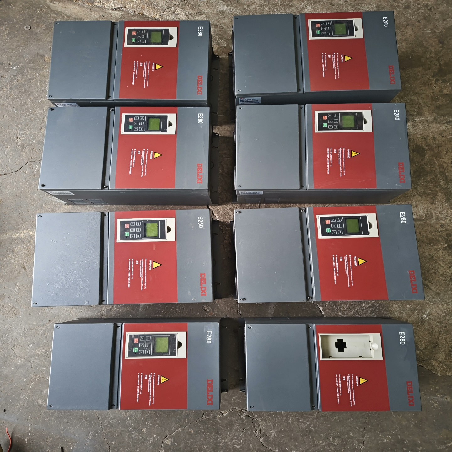 德力西变频器      E280G011P015T4BL